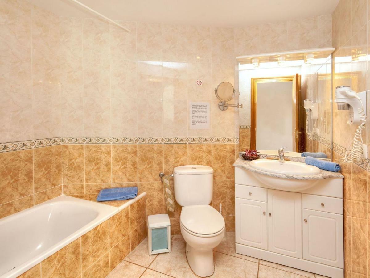 Apartment Palmiers I-10 By Interhome Llanca Ngoại thất bức ảnh